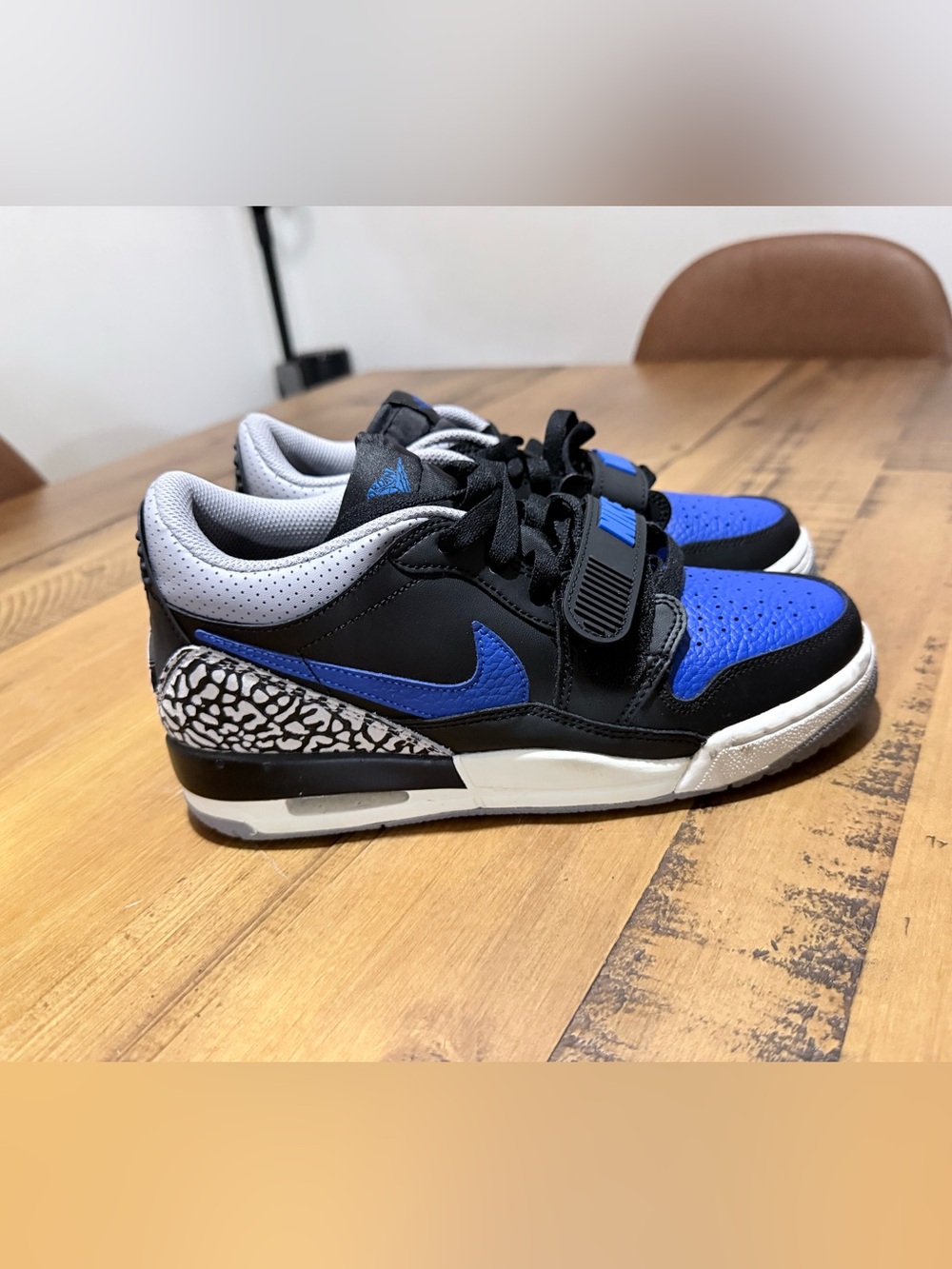 Nike Air Jordan Low-Top Sneakers - Black & Blue